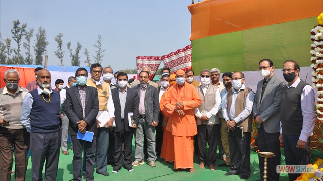 State and Central Government dignitaries during the State Oilseed Kisan Mela